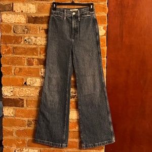 Madewell 11" High-Rise Flare Jeans in Mersey Wash Size 23